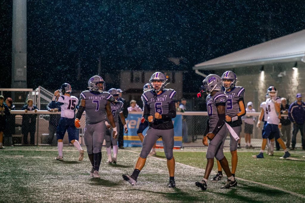 Junior year full season
Outside linebacker 
52 solo tackles
44 assist tackles
15 TFLS 
1.5 sacks
Second team all conference 
honorable mentions all district  
 hudl.com/v/2R1zpg