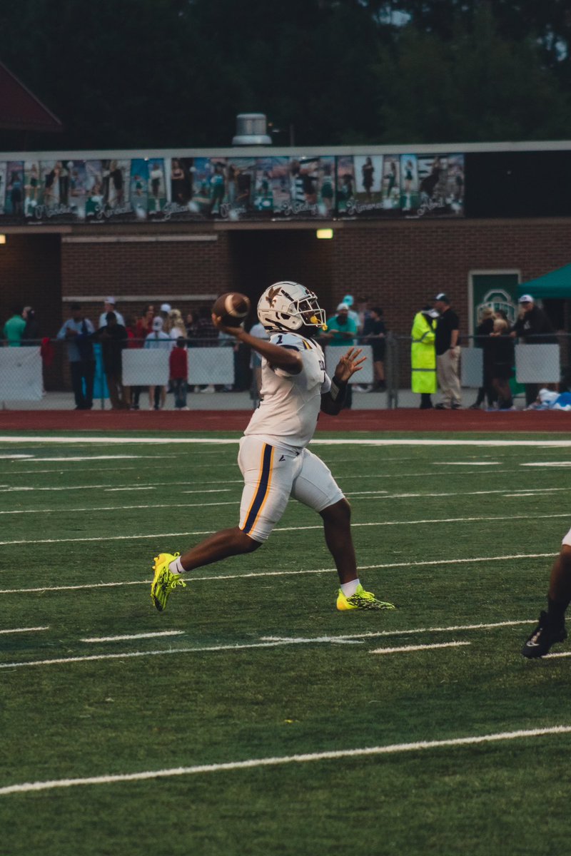 2025 QB still looking for a place to call home. 
🚨hudl.com/v/2QiUJj🚨
  <a href="/RecruitGeorgia/">Recruit Georgia</a> <a href="/NEGARecruits/">Northeast Georgia Recruits</a> <a href="/One11Recruiting/">One11 Recruiting</a> <a href="/On3Recruits/">On3 Recruits</a> <a href="/ELHSFootball2/">ELHS_Football</a> @CoachHarris_ELH <a href="/BigSkippin_75/">Coach Jordan Harris</a>
