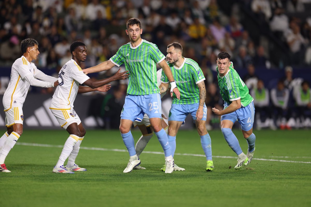 Niko Moreno tweet media