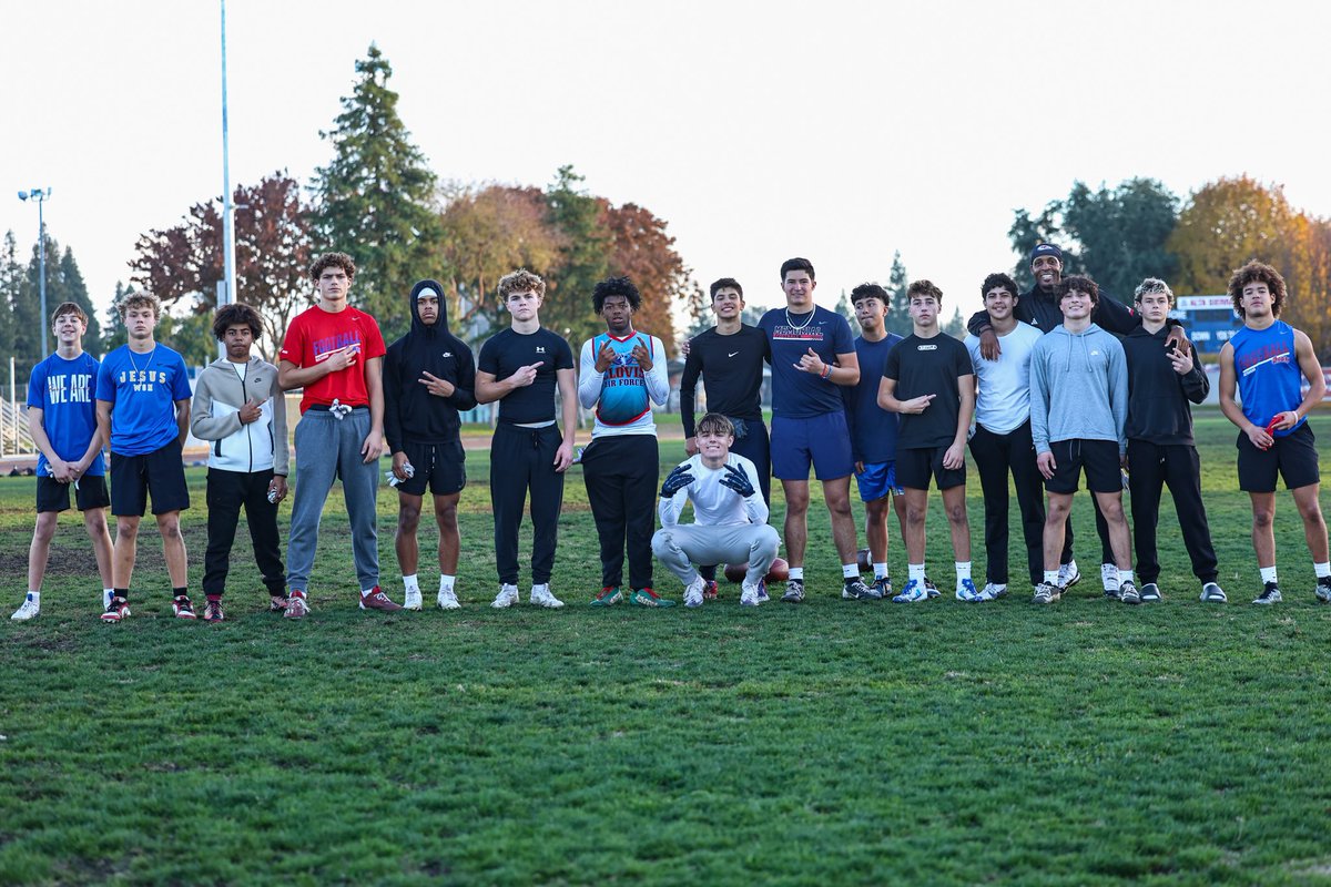Such a blessed day at tryouts with a great group of talented valley athletes!

#byfaith

📸: <a href="/Caguirre2187/">Chris Aguirre</a>