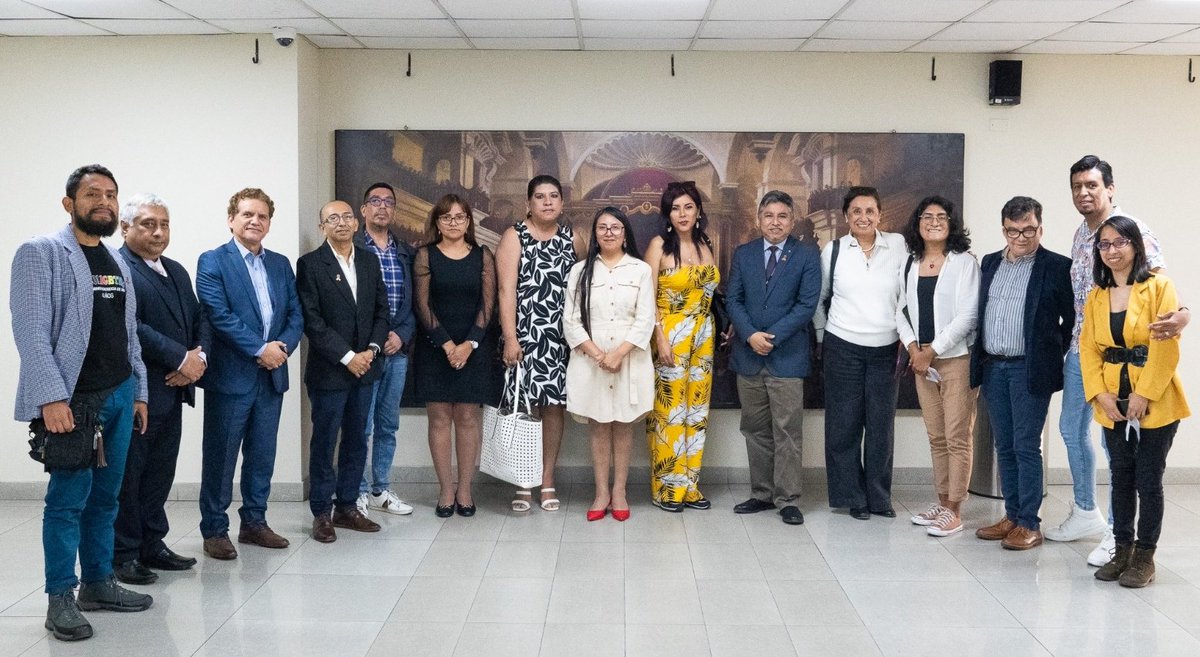 En el marco del día mundial de la respuesta al VIH organizamos con las congresistas <a href="/RuthLuqueIbarra/">Ruth Luque</a> y <a href="/karolparedesf/">Karol Paredes Fonseca</a> la Mesa de Seguimiento: “Abastecimiento Eficiente de Terapias Antirretrovirales para VIH", frente al desabastecimiento en los centros de salud del <a href="/Minsa_Peru/">Ministerio de Salud</a>.