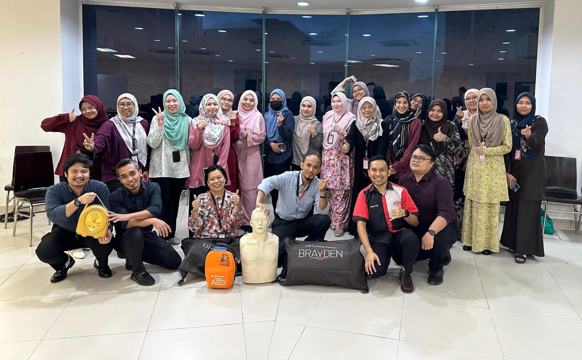 MSU_Registrar's tweet photo. Empowering safety and readiness!
Our dedicated Registrar Office team successfully completed AED training, ensuring quick and effective response in emergencies. 💪
#PreparedToProtect #AEDTraining #CampusSafety #msumalaysia
@msumalaysia https://t.co/ZD2B7Gesxy