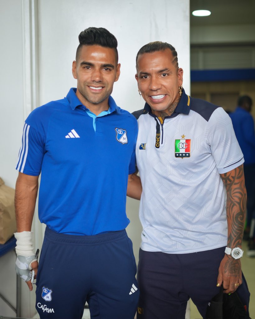 carlosforero11's tweet photo. GOLEADORES HISTÓRICOS DE COLOMBIA

348.   DAYRO MORENO
348.   FALCAO GARCÍA
346.   VÍCTOR ARISTIZÁBAL
340.   CARLOS BACCA
@FALCAO 
@carlos7bacca 
@josasc https://t.co/GkKqDbVvmq