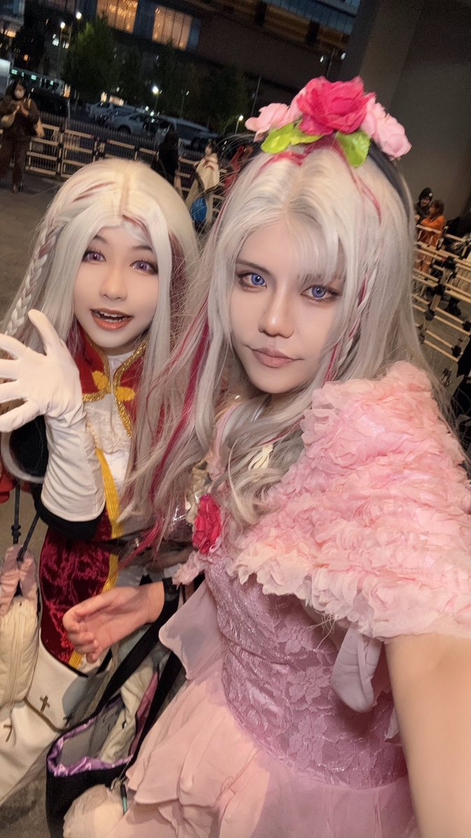 ハロウィンだからちょっとやりすぎちゃって、「妹に無理やり仮装させられた兄」、エレフです。
ハロパでいろんな国から来たローランたちと一緒に夢みたいな二日間を過ごして、それは一生の思い出になりました。