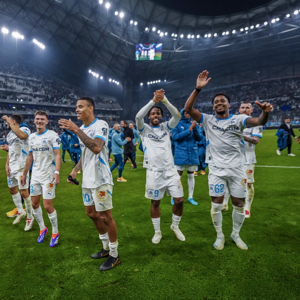 OM_English's tweet image. A happy bunch 😊🥰

@Amir_Murillo62 leads the celebrations! 🇵🇦 🕺 

#OMASM | ⚪️🔵
