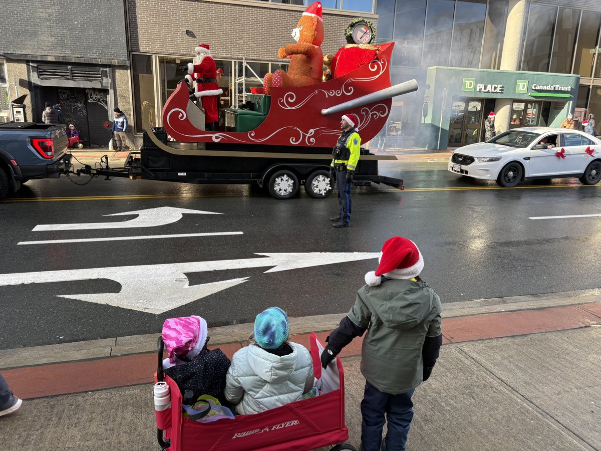 MsHickeysClass's tweet image. It’s so exciting when you run into Ss outside of school. Q was so excited at the parade today! @MorrisAcademy1