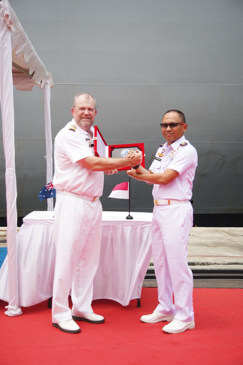 IKAHANid's tweet photo. HMAS Adelaide and HMAS Stuart arrive in Jakarta for #IPE24. Indonesia is one of 🇦🇺 most important partners, and we look forward to working with 🇮🇩 on a number of our bilateral priorities, such as HADR, WPS, Military Medicine, Maritime Law & Helicopter Operations. https://t.co/RfZfG9rLC2