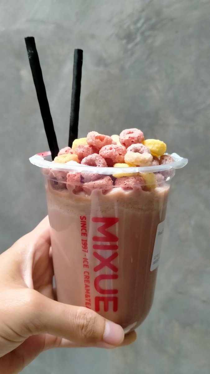 BlueGreyellow's tweet image. Kemarin nyobain Mixue varian baru, Peach Mi-Shake, rasanya enakkk, manisnya gak eneg + swegerrr tenan 😍🍑
Gelasnya gak langsung dibuang, ku cuci trus dipakai buat sarapanku hari ini 😂👍

#randomidea #breakfast
