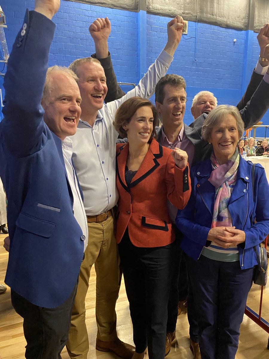 Gaillimh Thiar
14ú Comh ⁦<a href="/1Hildegarde/">Hildegarde Naughton</a>⁩ TOFA chomh maith le ⁦@CllrJConnolly⁩ 
52% d’aistriúcháin ⁦<a href="/SeanKyneGalway/">Seán Kyne</a>⁩
a chinntigh gur toghadh Naughton.
A máthair Marguerite agus a lucht tacaíochta a’treaslú léi. ⁦<a href="/NuachtTG4/">Nuacht TG4</a>⁩
#Vóta24