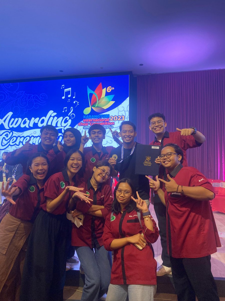 cr_faperta's tweet photo. Chorus Rusticarum Faperta UNEJ Raih GOLD MEDAL di Ajang 6th Karangturi International Choir Competition 2023 

Full information: 🔗https://t.co/h7uuo1tkcV https://t.co/sBSOyqowxS