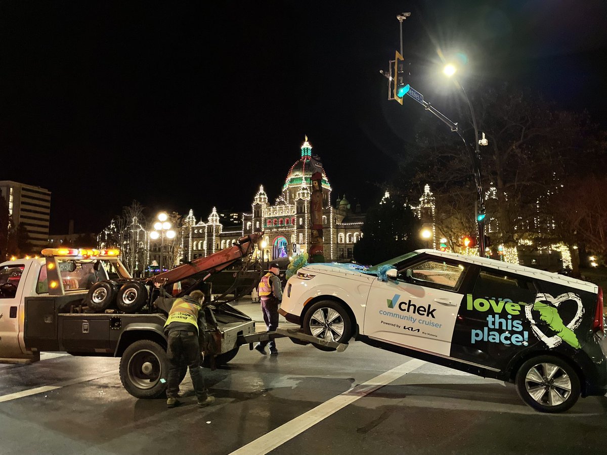 PaulHaysom's tweet photo. Through thick and thin…..we love this place @CHEK_News #EVFail #YYJ https://t.co/R6lv52sUG8