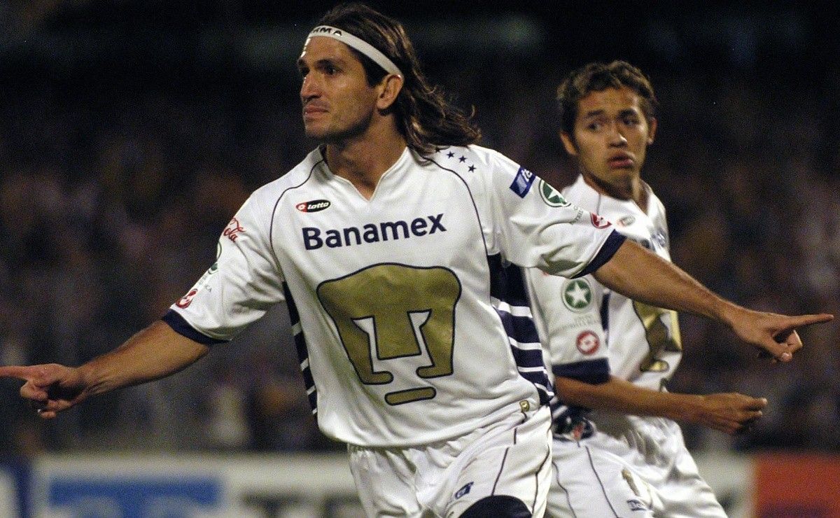 MX Sudamerica (@mxsudamerica) on Twitter photo ¡Ayer se cumplieron 19 años de una goleada histórica de <a href="/PumasMX/">PUMAS</a> 4-0 ante <a href="/Velez/">Vélez Sarsfield</a> que sirvió para clasificar a la final de la Copa Sudamericana!
Actuación brillante de <a href="/BrunoMarioni/">Bruno Marioni</a> anotando un triplete
En la primer edición de <a href="/Sudamericana/">CONMEBOL Sudamericana</a> que participaron los equipos ¡Ayer se cumplieron 19 años de una goleada histórica de <a href="/PumasMX/">PUMAS</a> 4-0 ante <a href="/Velez/">Vélez Sarsfield</a> que sirvió para clasificar a la final de la Copa Sudamericana!
Actuación brillante de <a href="/BrunoMarioni/">Bruno Marioni</a> anotando un triplete
En la primer edición de <a href="/Sudamericana/">CONMEBOL Sudamericana</a> que participaron los equipos
