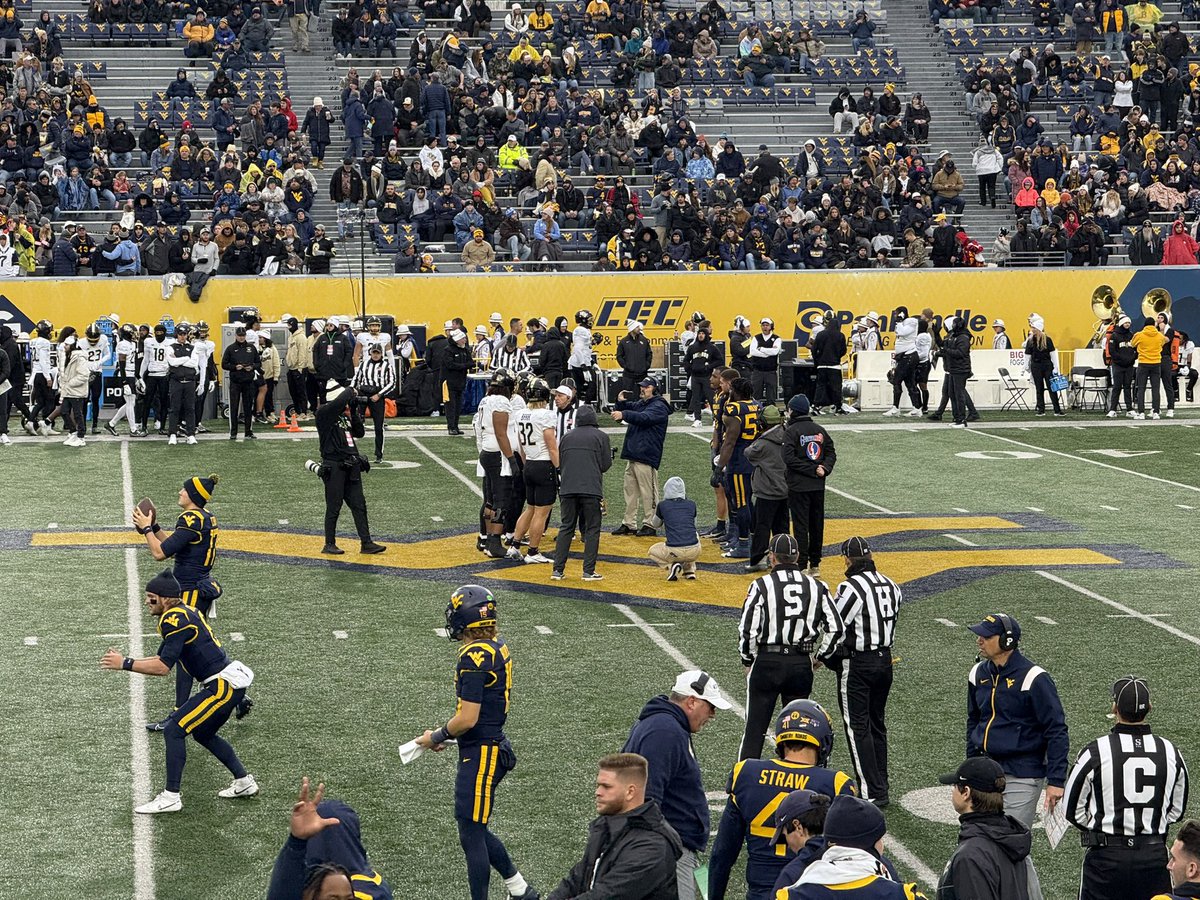 illkeepOn's tweet image. Great experience at the WVU game a few weeks ago. A little cold for my liking but glad I made the trip. 

#GoKnights #UCFvsWVU