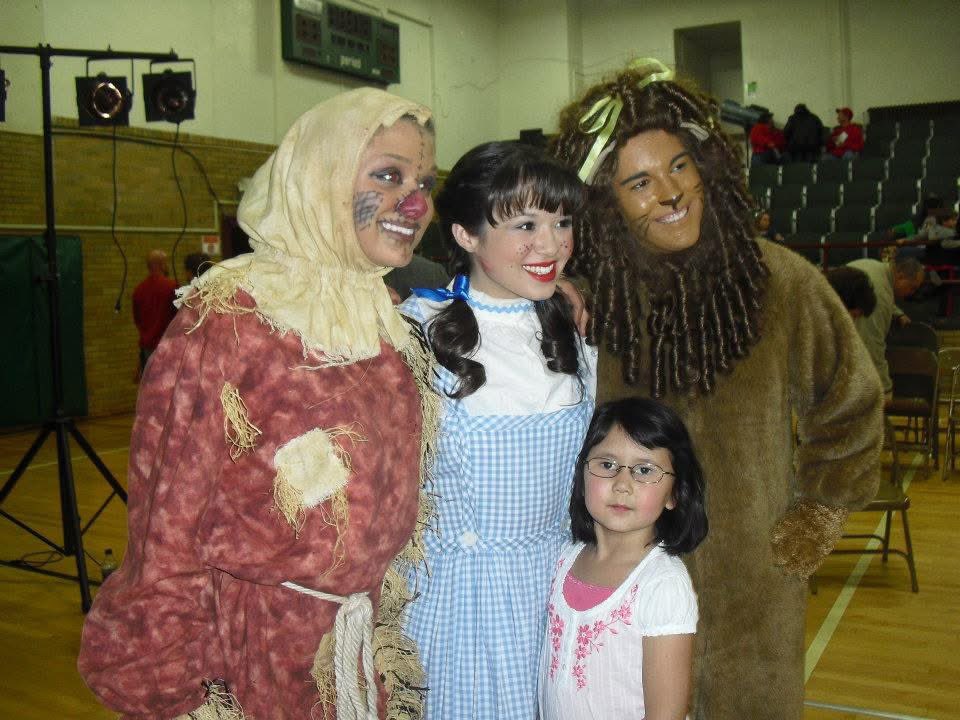 lexietinlin's tweet photo. I’ve been so hyped about Wicked for the past two weeks I fully forgot I played Dorothy in the Wizard of Oz in high school. I could’ve been even more insufferable! https://t.co/rRuk8nG62U