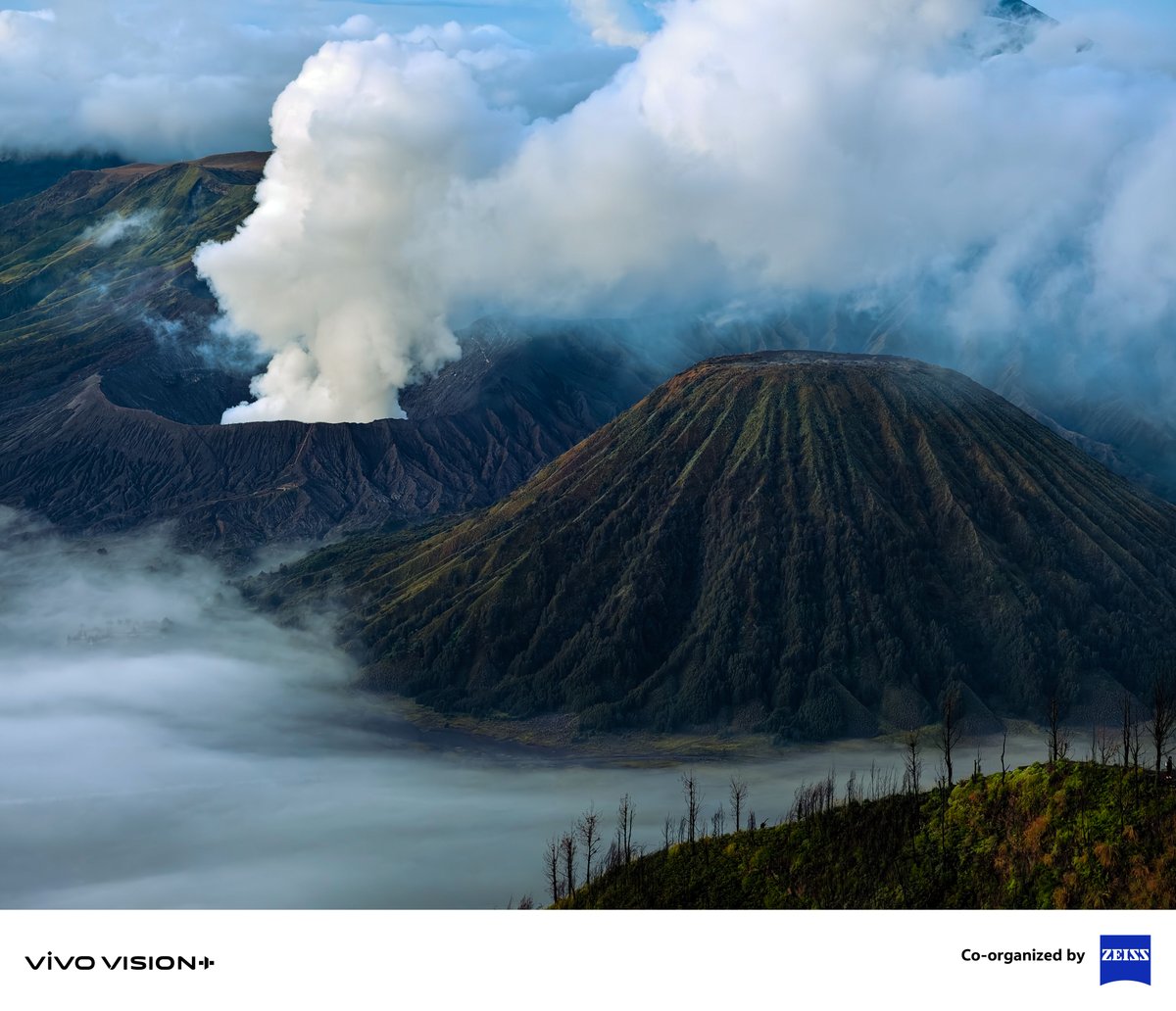 Vivo_GLOBAL's tweet image. Discover Volcanoes through #Telephoto &amp;amp; #Macro Photography!​

Capture the raw beauty of volcanoes, from distant views to rising smoke.​

📸 Join the vivo VISIONPlus Mobile PhotoAwards 2025 and submit your stunning shots on our official website now!​

#Shotonvivo #vivoVISIONplus
