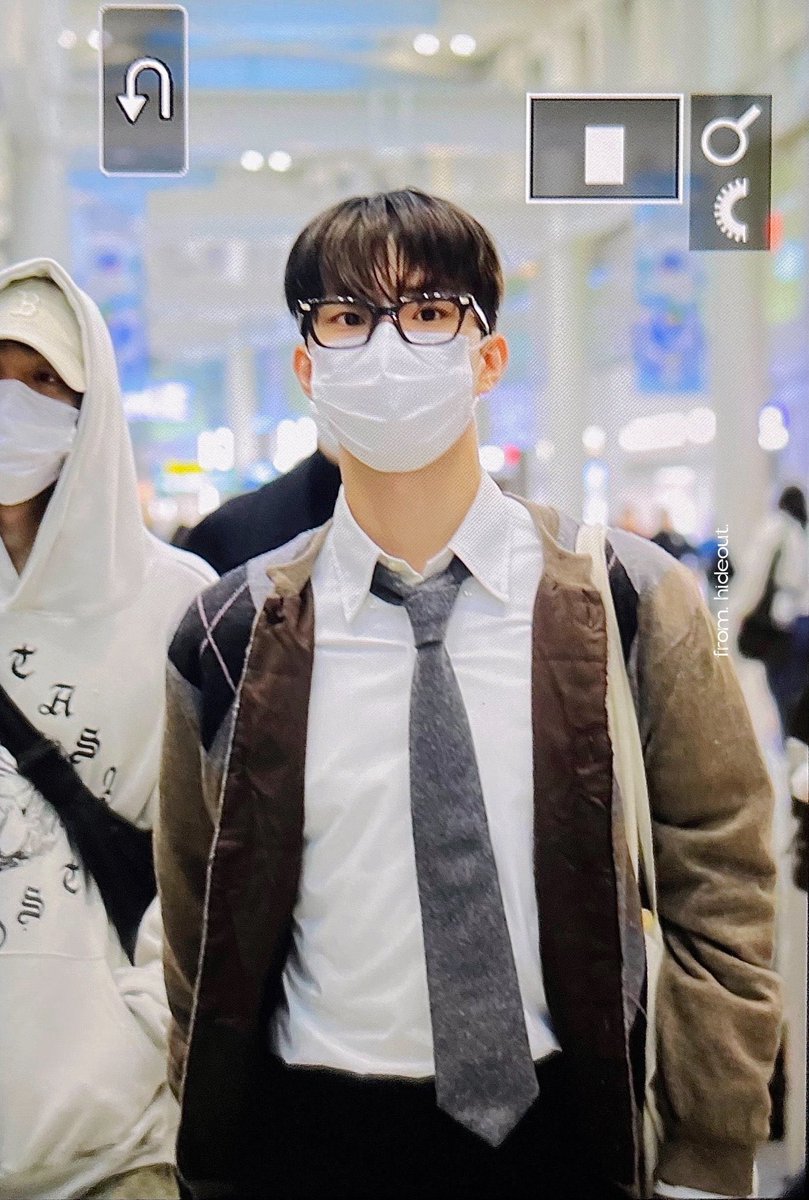 하 진짜 안친해지게 생겼다
그래서 몸부터 친해짐