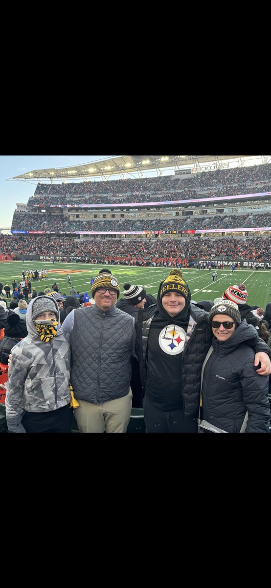 dvanrealtor's tweet photo. Didn’t have 82 point on my bingo card when we got in the truck this morning.  But we’ll take it and the W!! #HereWeGo @Steelersdepot @steelers @theoriginalcvan https://t.co/1WsVjEhbec