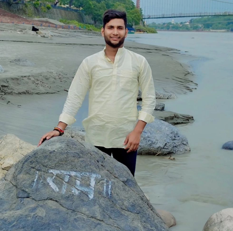 KakuMayank's tweet photo. हाथ में तलवार हैं, वाणी की भी धार हैं,
फिर भी रहते शांत हैं, क्योंकि श्रीराम के संस्कार हैं।
#chaudharymayankbharala https://t.co/rOxok4yE0V