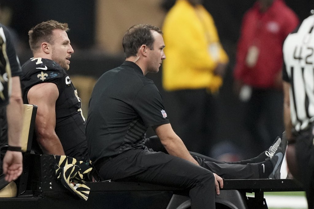 RapSheet's tweet image. #Saints do-it-all TE Taysom Hill, who was carted off today, is feared to have suffered a season-ending knee injury, sources say. 

No final diagnosis yet, as he’ll have an MRI to determine the severity of the injury. But feared to be significant. A tough blow.