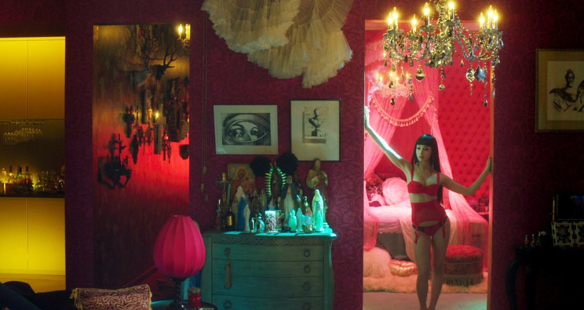 seapearlangel's tweet photo. thinking about lilco's apartment in helter skelter (2012) https://t.co/8n8znqnFQR