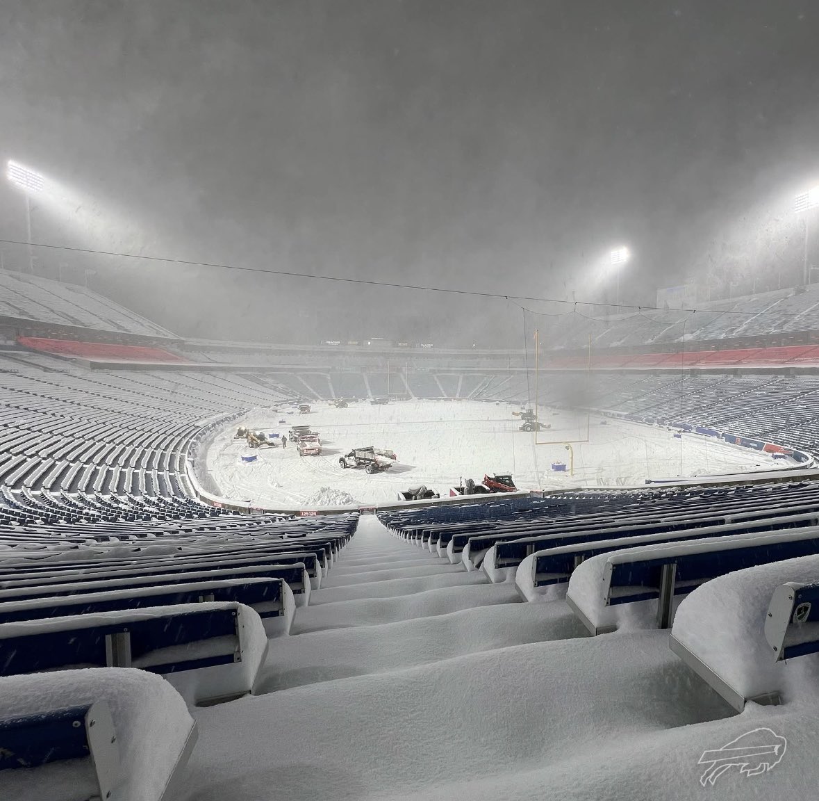 QandASportsZone's tweet photo. There has to be something wrong with you to pay $100+ for a ticket, then have to shovel the snow off your seat, then sit through a 3 hour game in frigid conditions- right?  #Billsmafia #Bills #SNF #buffalosnow https://t.co/ENC42ezwtu