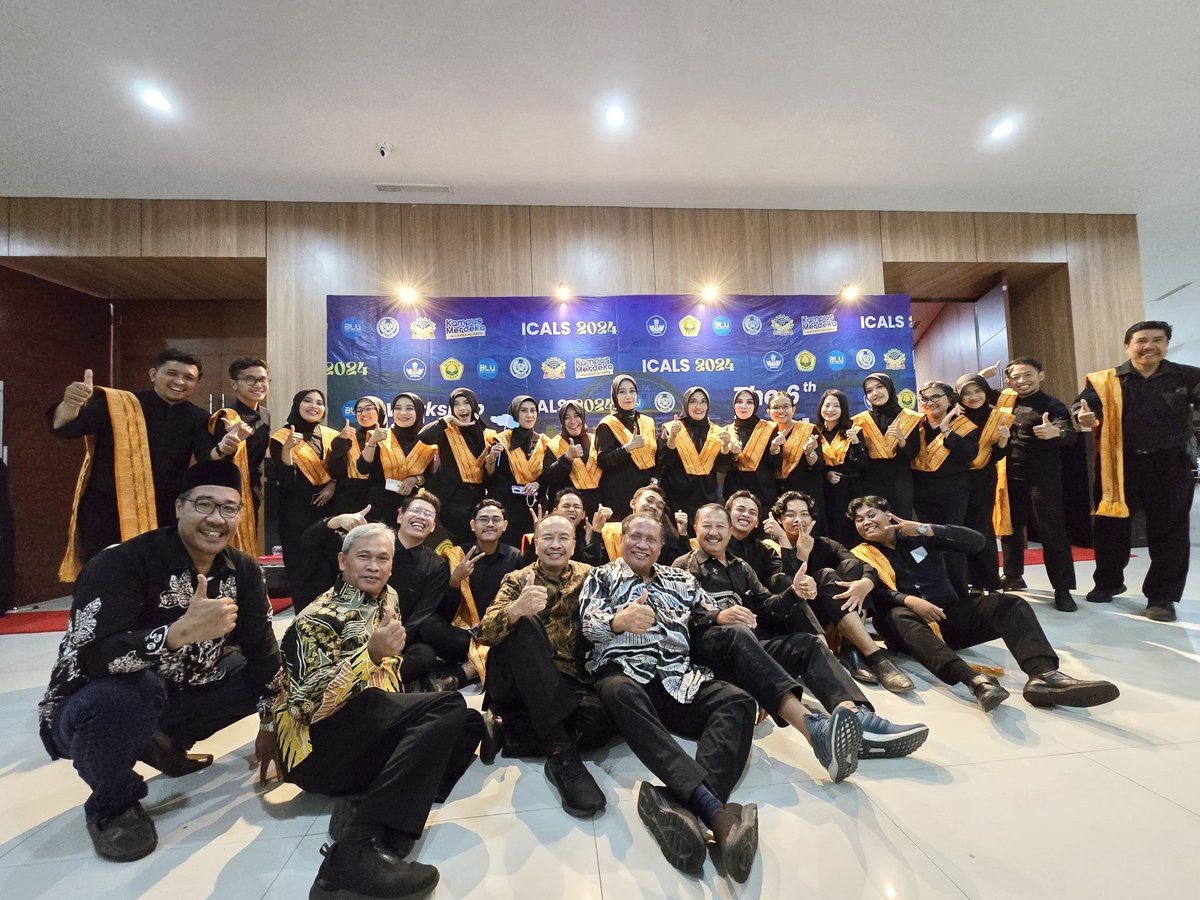 cr_faperta's tweet photo. CHORUS RUSTICARUM AND FAPERTA COMMITTEE ON FKPTPI 

Full information at Blog Chorus Rusticarum:
🔗https://t.co/D32LJ9OOWt

Chorus Rusticarum on:
Instagram: chorus_rusticarum 
X: CR_Faperta
Youtube: chorus rusticarum
Tiktok: chorus rusticarum
Blog: chorus rusticarum
#CR2024 https://t.co/83alc0aMJt