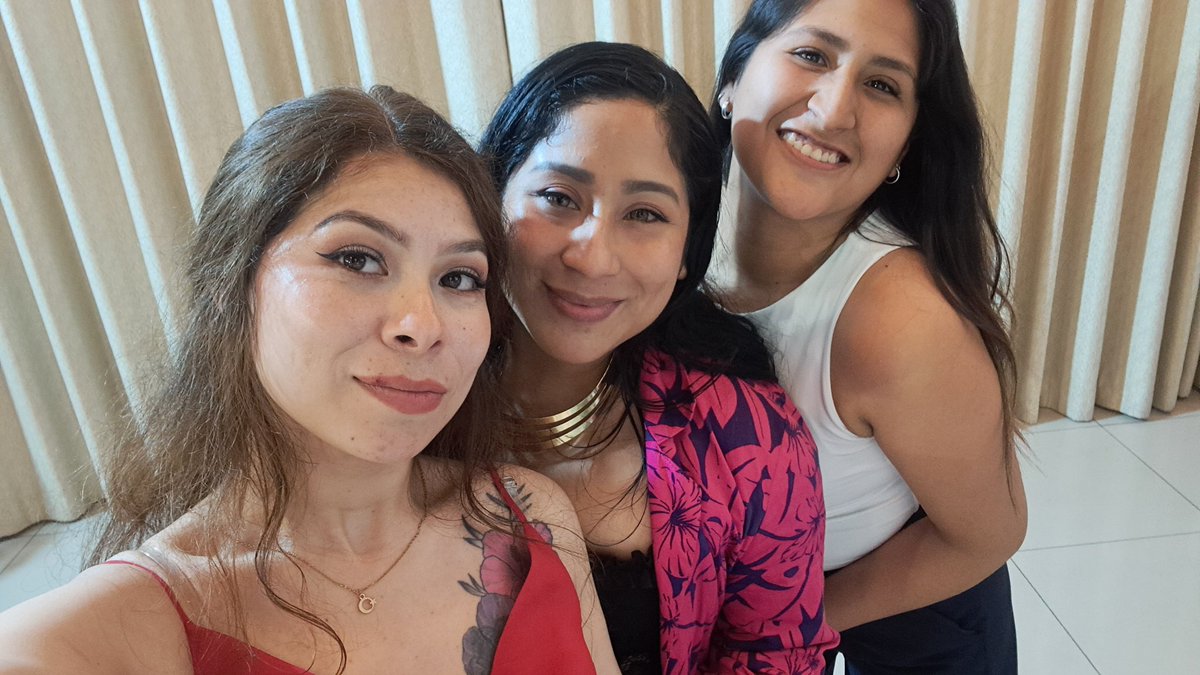 starlindaaaaa's tweet photo. Con mis bebitas 😘
#Foxis 🤪🌸💅🏻✨️🦋 https://t.co/RPZMBAvieH