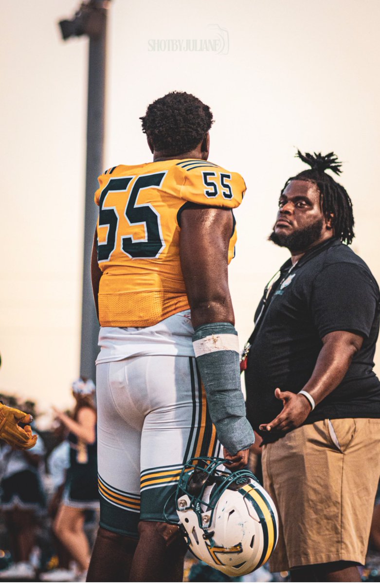 w10_riley's tweet image. Had a dominate junior season!! Ended with 83 pancake blocks. Check me out!🐗
hudl.com/v/2R4dwq
@Andy_Villamarzo
@CoachMooreWVU
@jcprice59
@MarkIvey90
@ToledoQBs
@RamonS_RU
@CoachMattPearce
@coach_agward5
@drew15martin
@Fertitta_Gabe
@ChuckCantor
@LargoFootball