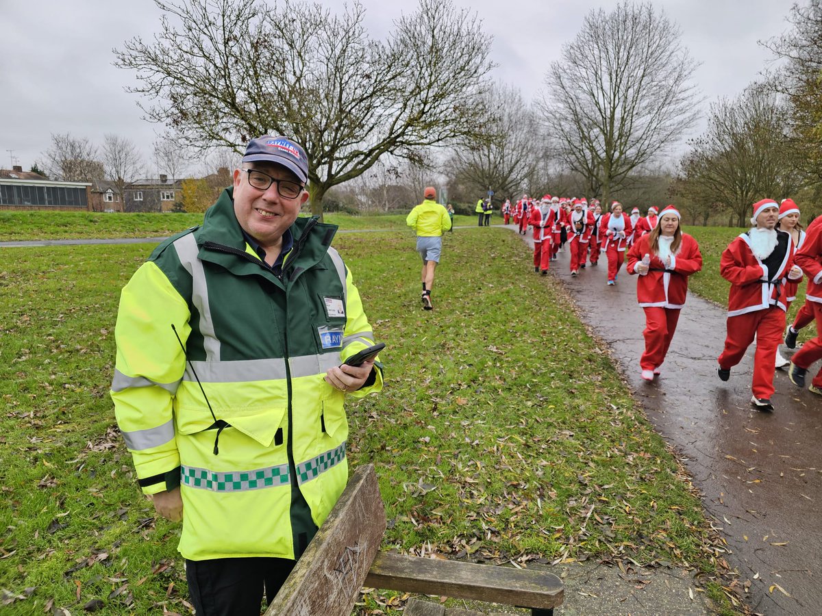 EssexRAYNET's tweet image. Essex RAYNET supported the @FarleighHospice Santa Fun Run on Sun 1st December, with Safety Radio Communications in Central Park, Chelmsford. @theRSGB @RAYNET_UK #AmateurRadio #raynet #rsgb