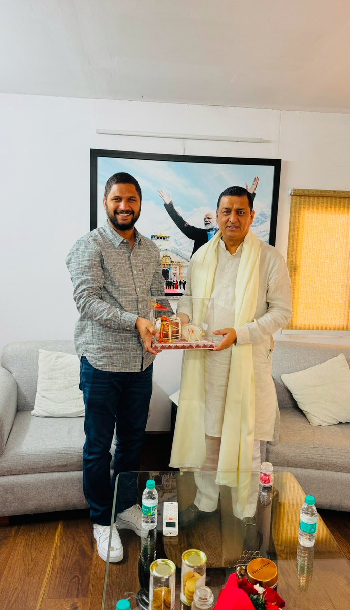Dr Sudhirr Joshi (@sudhirjoshii) on Twitter photo Happy Birthday to our “Member Of Parliament”……
गढ़वाल सांसद बड़े भाई श्री “Anil Baluni” जी का आज जन्मदिन है,आपको बहुत बहुत बधाई,माँ धारी देवी का आशीर्वाद आप पर हमेशा बना रहे।
<a href="/anil_baluni/">Anil Baluni</a> #Kedarnath Happy Birthday to our “Member Of Parliament”……
गढ़वाल सांसद बड़े भाई श्री “Anil Baluni” जी का आज जन्मदिन है,आपको बहुत बहुत बधाई,माँ धारी देवी का आशीर्वाद आप पर हमेशा बना रहे।
<a href="/anil_baluni/">Anil Baluni</a> #Kedarnath