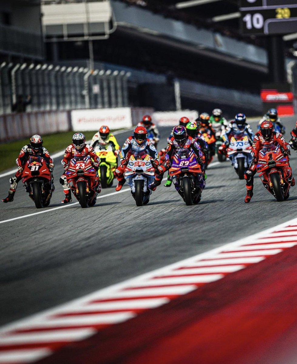 <a href="/jesusrobledo/">jesus robledo</a>, @circuitdebcncat #solidaritygp Ready 💪