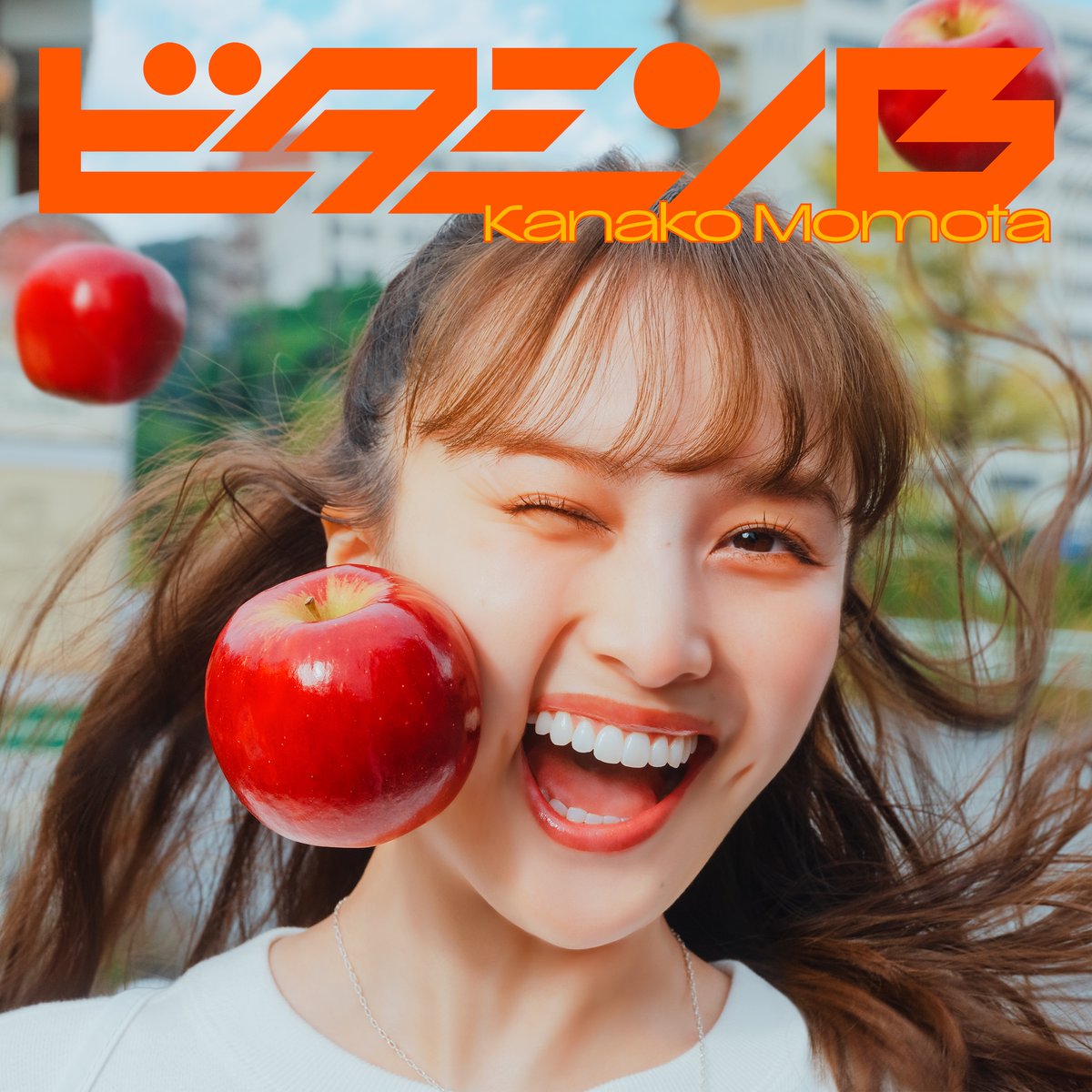 oricon's tweet photo. ももクロ百田夏菜子、30歳で初ソロアルバム
『ビタミンB』発売＆ライブツアー開催決定❗️

タイトルの由来はクイズの誤答🍎
https://t.co/SijWqGKiBT

💿初回限定盤の映像には
30歳バースデーライブを収録

#百田夏菜子 https://t.co/dxCv0A5Uld