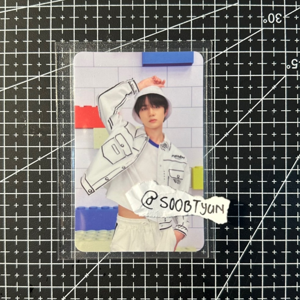 S00BTYUN's tweet photo. PC YIZHIYU BLUE HOUR R1 BEOMGYU

START : 20K
KELIPATAN : 5K https://t.co/lgt9ehqkuX