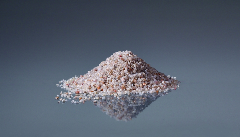 Nässe, Schnee und Eis werden schnell zur Gefahrenquelle. Abhilfe verschafft Bremssand etwa von Wolff &amp; Müller Quarzsande. #WolffMüller #Quarzsande #Bremssand #Streusand #Streukies #Schienenverkehr #Straßendienst #Winterdienst #Kommunaldienst
kofa.kuhn-fachmedien.de/2024/10/15/san…