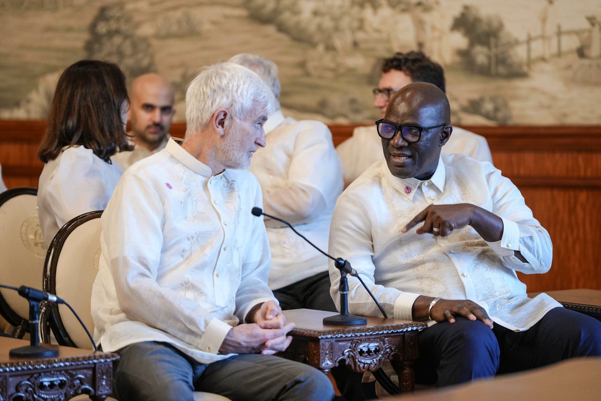 IN PHOTOS: President Ferdinand R. Marcos Jr., meets the members of the Loss and Damage Fund (LDF) Board in a courtesy call in Malacañan Palace on Monday (Dec. 2, 2024) (<a href="/pcogovph/">Presidential Communications Office</a>  photos)