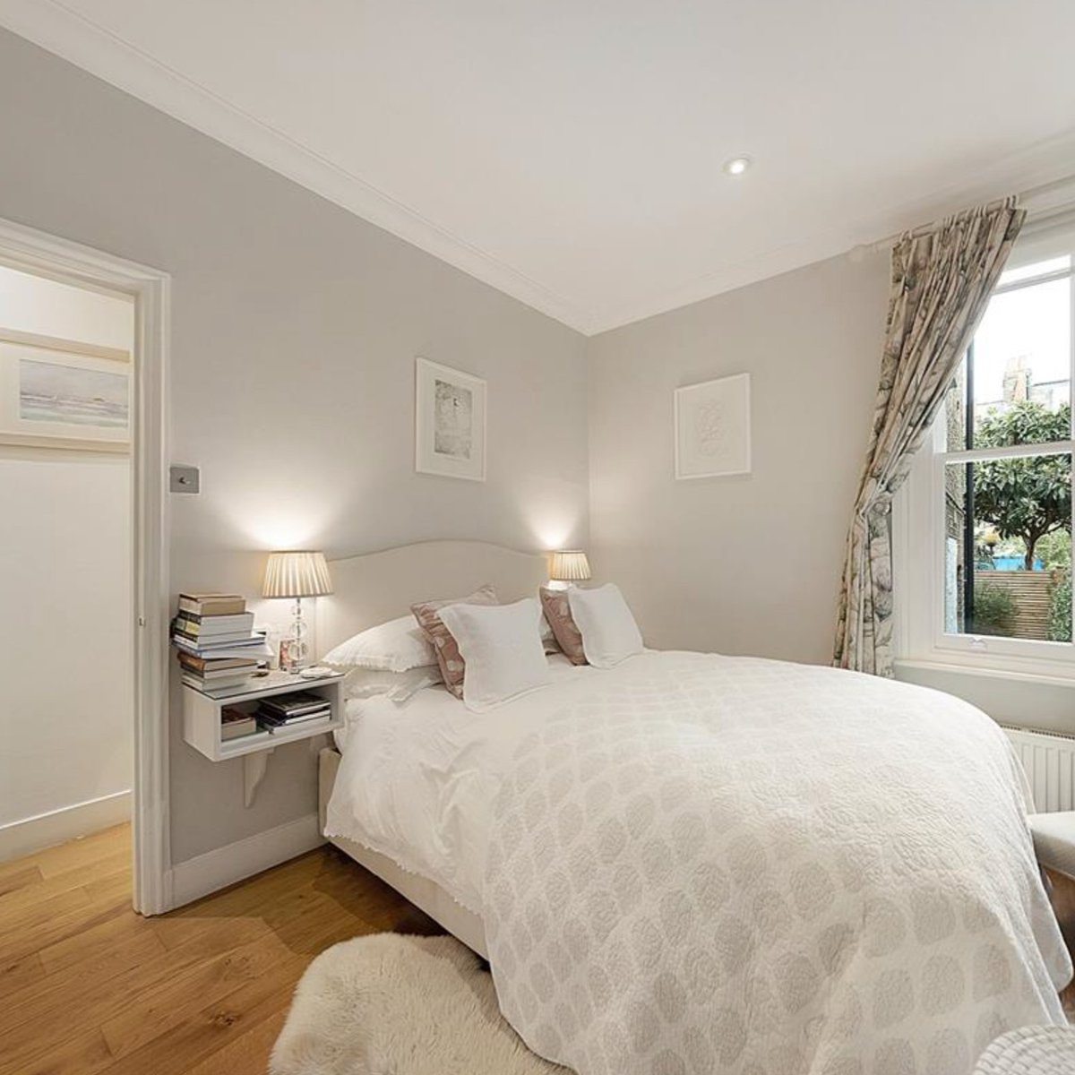 LawsonRutter's tweet photo. 🚀Newly available for sale, we think this beautiful, spacious one bedroom garden flat on Lochaline Street in #Hammersmith would make a fantastic first time buy. 
💷 £550,000 leasehold
📞 020 7385 7000

🌐 https://t.co/ndS6y0tVWX https://t.co/Gpb4gmGJUn