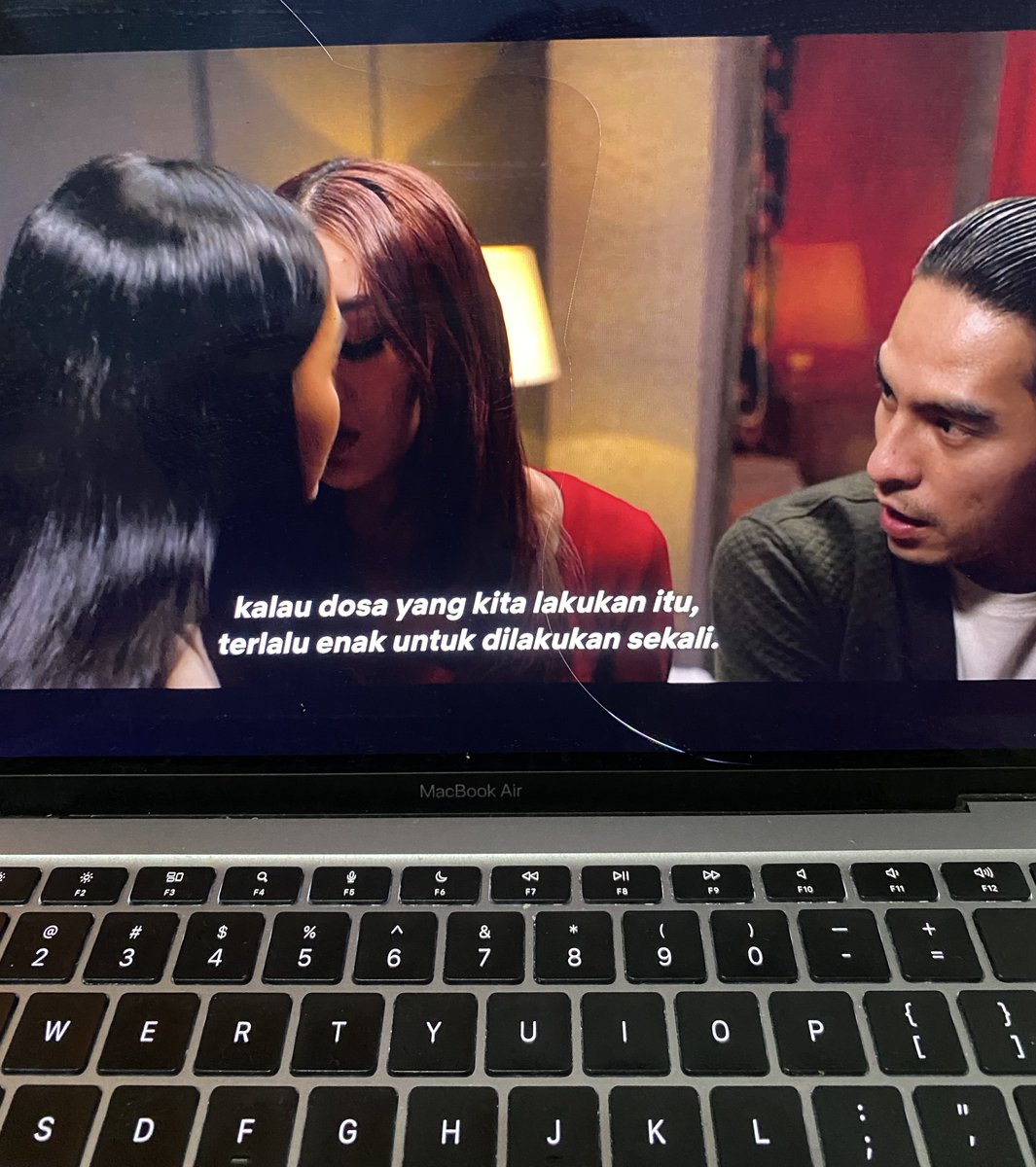 Shopee__ID's tweet image. Ffm anjrit di netflix wkwkwkwknd