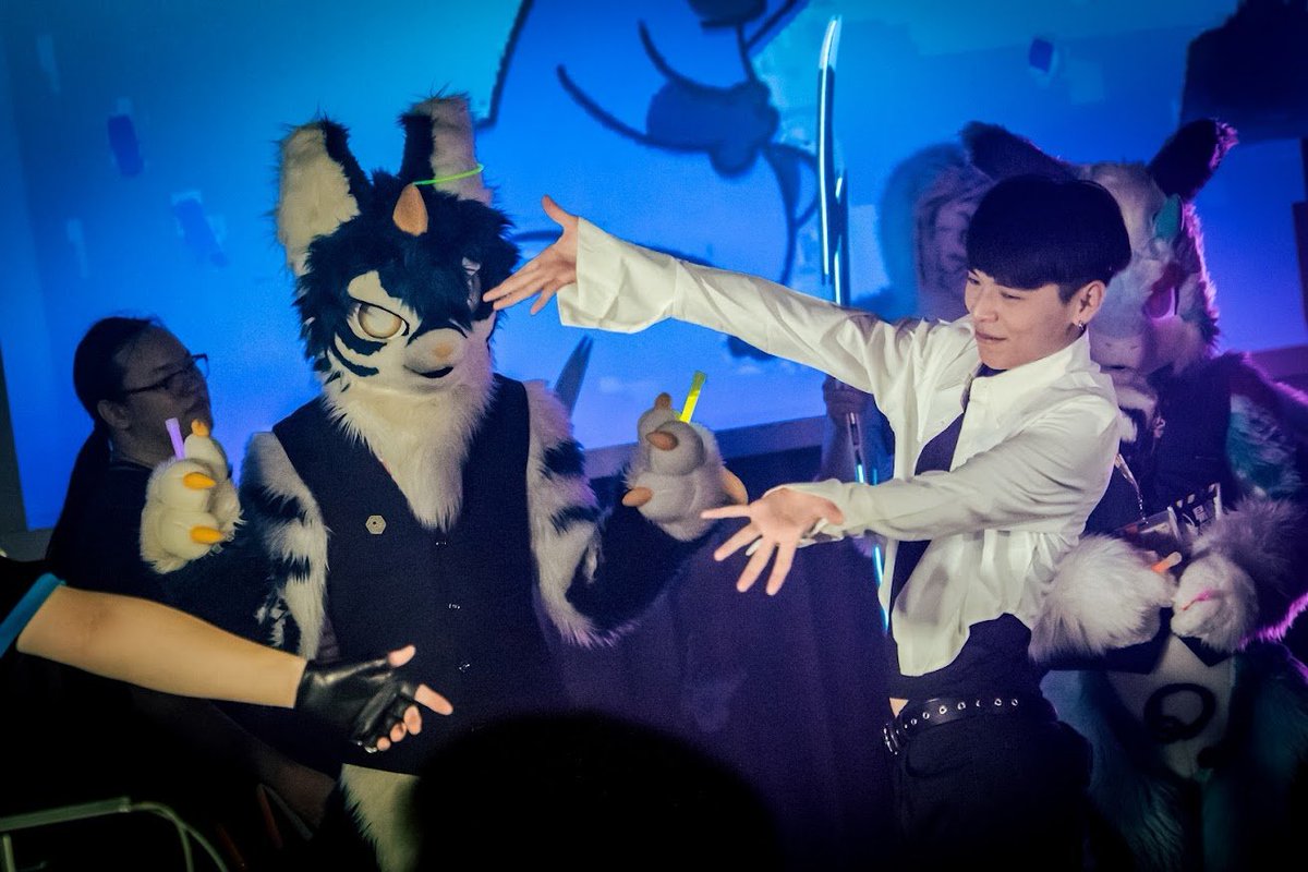 daisukechen_tw's tweet photo. No matter who you are or what you're like, here, you can fully be yourself and enjoy happiness.

feat. @MountainPineTW , @huxusnep 

#FurtoMonday #FursuitEveryday #photographer #FurMIT https://t.co/IZ4Ua1rIi4