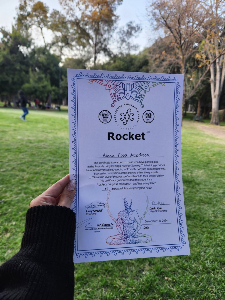 memamaelrosa's tweet photo. Mi primera certi de Rocket y ya ando buscando la otra, el yoga me cura el alma https://t.co/1WZoKfT5cX