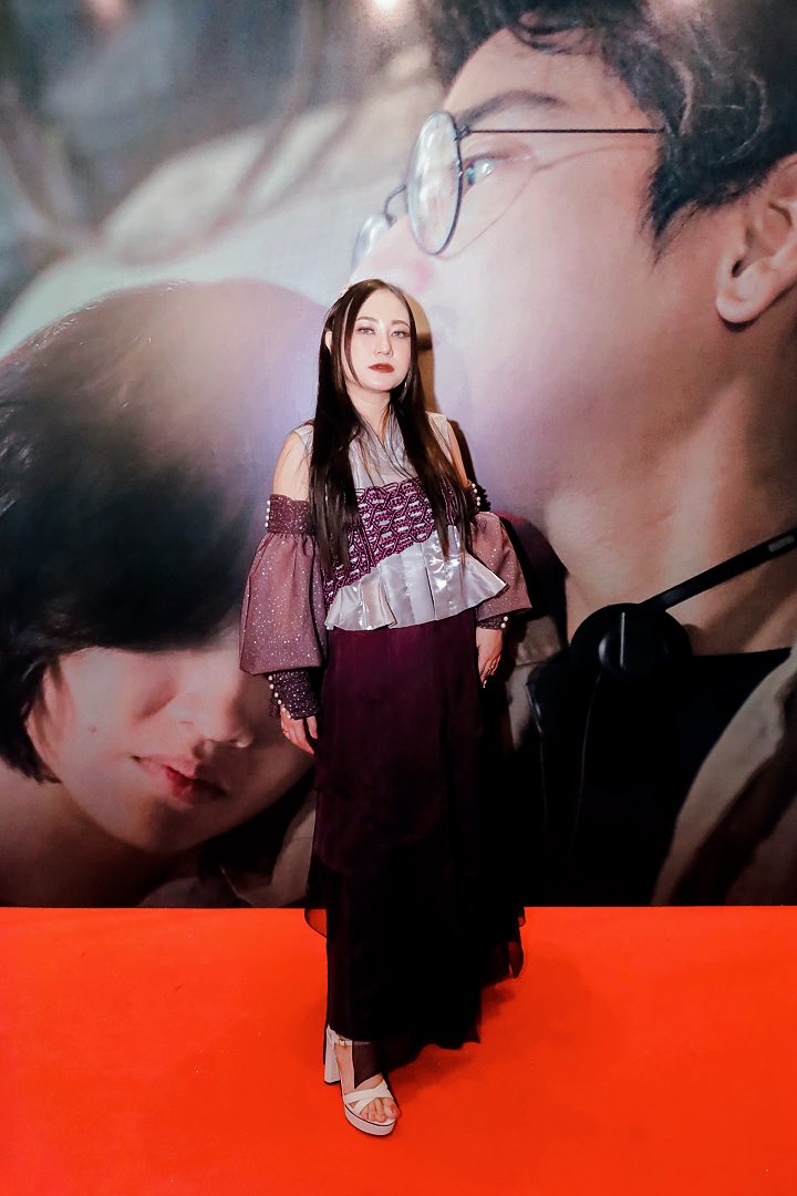 An unforgettable night at the gala premiere of ‘Sampai Nanti, Hanna!’ 🎥✨

Dressed in an exquisite Japanese-inspired masterpiece by my favorite designer, Nila Baharuddin I couldn’t feel more elegant and confident. 

Here’s to celebrating art, passion, and storytelling! ❤️