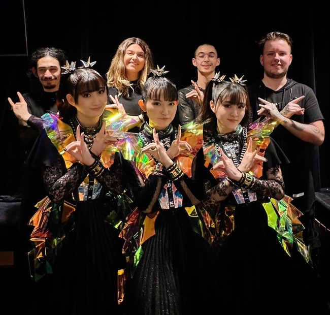 mametal3's tweet photo. オーストラリアの音楽メディアWall Of Soundの、2023年6月のBABYMETAL豪州ツアーのゲストだったReliqaの女性ボーカルMoniqueさんの2024年の総括記事で、今年のトップ5曲の１位にRATATATAを選んでる☺️
(4枚目は当時のズッ友)
#BABYMETAL #Reliqa #ElectricCallboy #RATATATA

https://t.co/fN6G26pWom https://t.co/pXHy6sYL1T