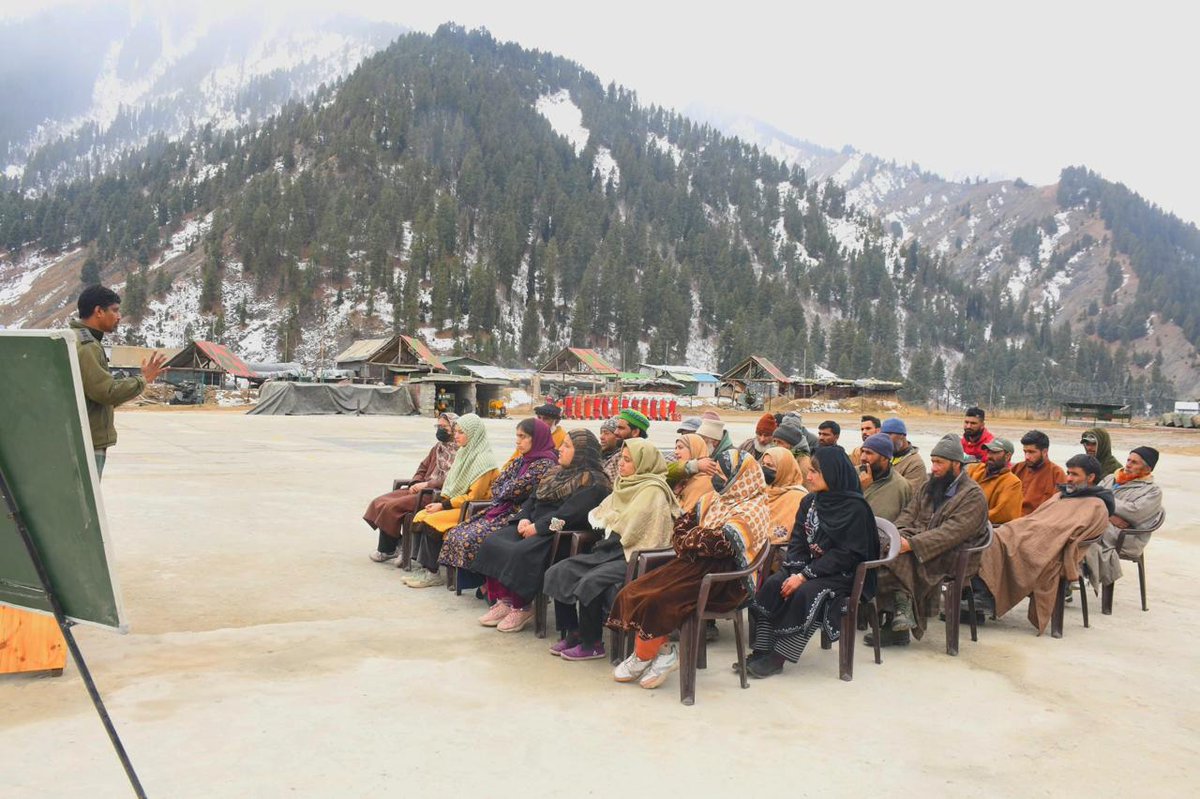 kupwarasentinel's tweet photo. #IndianArmy conducted a lecture on World Aids at #Baraub. World AIDS Day is observed every year on 1 December to raise awareness about AIDS and protect every individual from the life-threatening disease. Aiming to educate and empower communities to fight the spread of AIDS. https://t.co/4ERqo75RBj