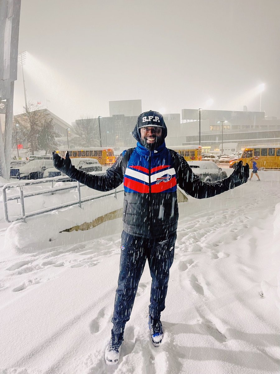 Coach_Addae's tweet image. BRRR - Ball game‼️Uncomfortable for them… is just right for us 🥶 #BillsMafia #DivisionChamps #PlayoffBound #DreamChasin