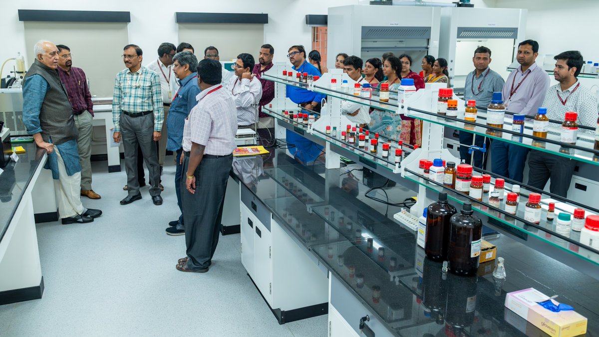 New labs at #GITAMSchoolofPharmacy, Visakhapatnam, boost research in biomedical &amp; pharmaceutical fields. The Cell Culture Lab supports #drugdiscovery &amp; regenerative medicine, while the Synthetic Chemistry Lab focuses on #antimicrobialresistance &amp; novel compound development.