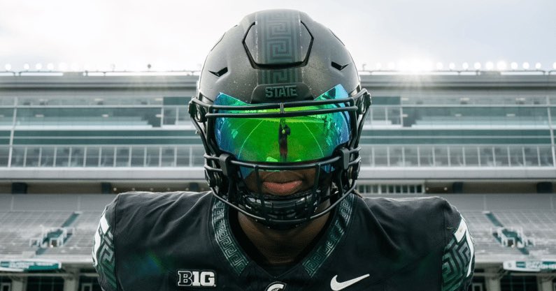 Michigan State offers 2025 Grand Rapids OL Rashawn Rogers

“They told me they see me fitting into the culture, and think I can develop well with them with my play style.”

(On3+): on3.com/teams/michigan…