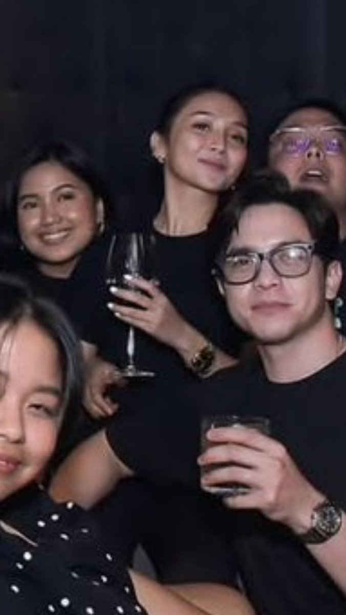 wildcatmorana's tweet photo. is that kath’s leg alden has his arms wrapped around or??? https://t.co/Gf3SbvH59s