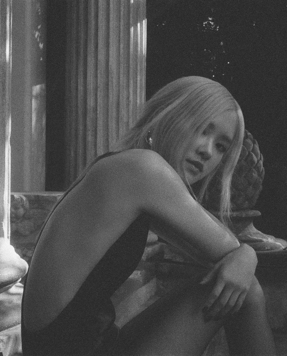 𝐋𝐨𝐯𝐞, 𝐑𝐨𝐬𝐢𝐞. tweet media