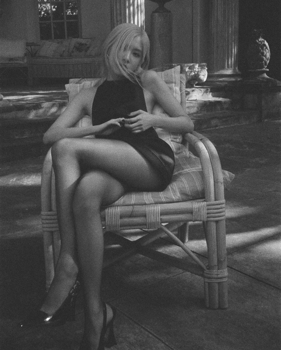 𝐋𝐨𝐯𝐞, 𝐑𝐨𝐬𝐢𝐞. tweet media