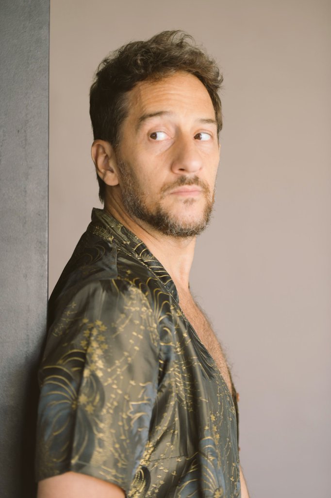 Así....#DefyingGravity