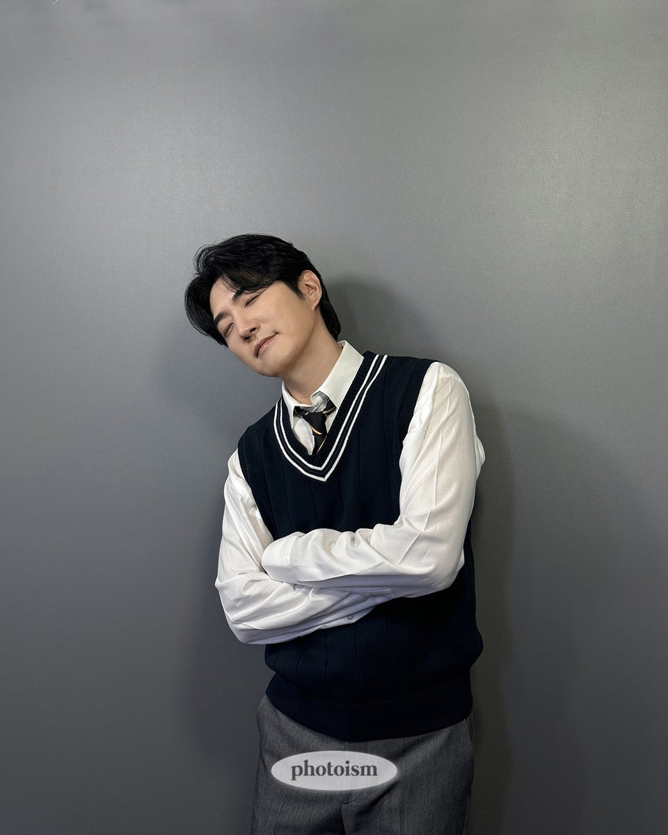 photoism_behind's tweet photo. PHOTOISM X 데니안

┻┳|
┳┻|__∧
┻┳|•﹃ •)
┳┻|⊂ﾉ
┻┳|Ｊ

↓↓↓↓↓↓↓↓

학창 시절 .. 💌
점심시간마다 밥 5분컷으로 먹고
웃통 까고 축구하던 3학년 선배 훔쳐보던 나 ..

데니안 교복 보니까 그 시절이 생각나서
회사 조퇴하고 싶네요 😉

#포토이즘 #데니안 https://t.co/FhmXIW0SmD